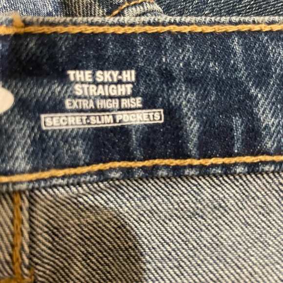 NWT Old Navy Sky Hi Straight jeans size 12. - Picture 3 of 3